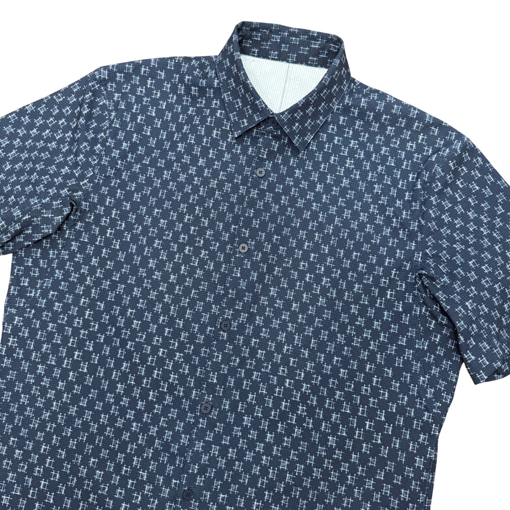 Lululemon Airing Easy Shirt Mens Large Navy Blue Grid Short Sleeve Button Down